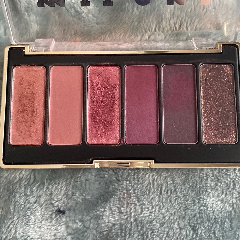 Milani eye palette collab with Juicyjas